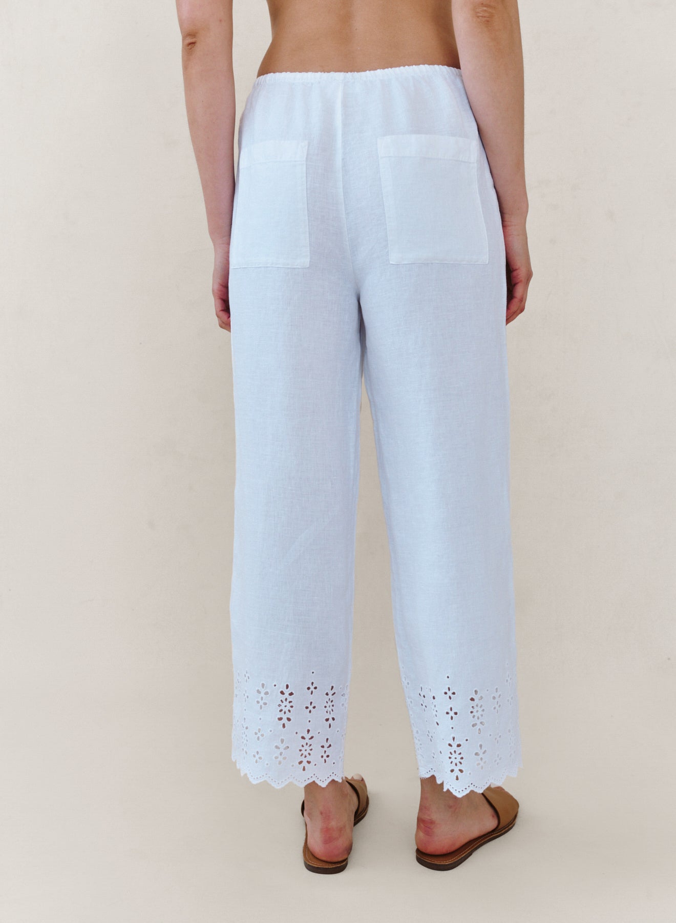 B3335-K74-396 - BEACH CROP WITH EMBROIDERED HEM