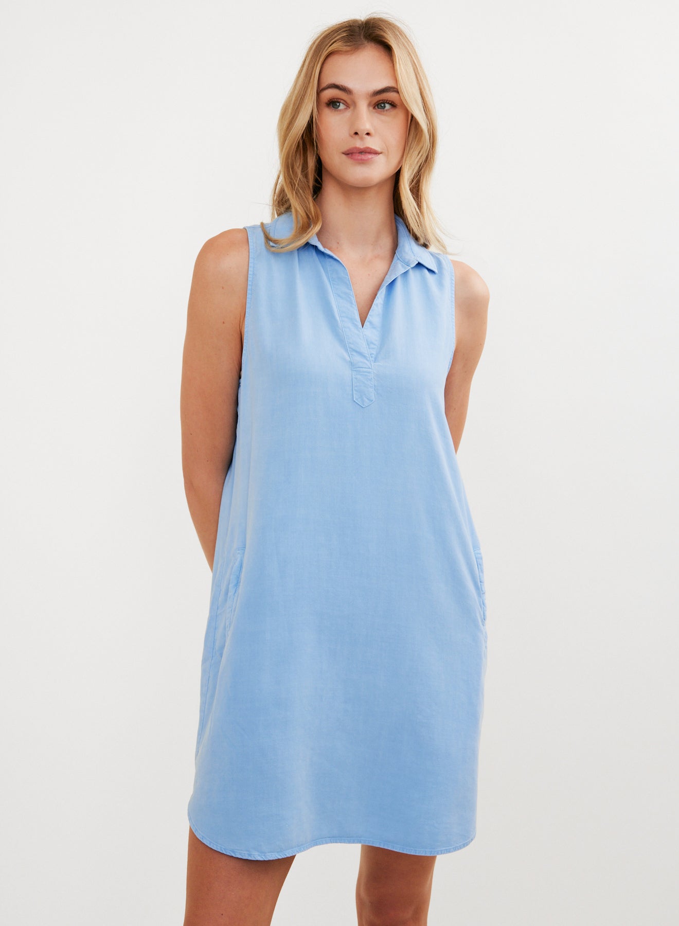B6691-654-303 - SLEEVELESS A-LINE DRESS