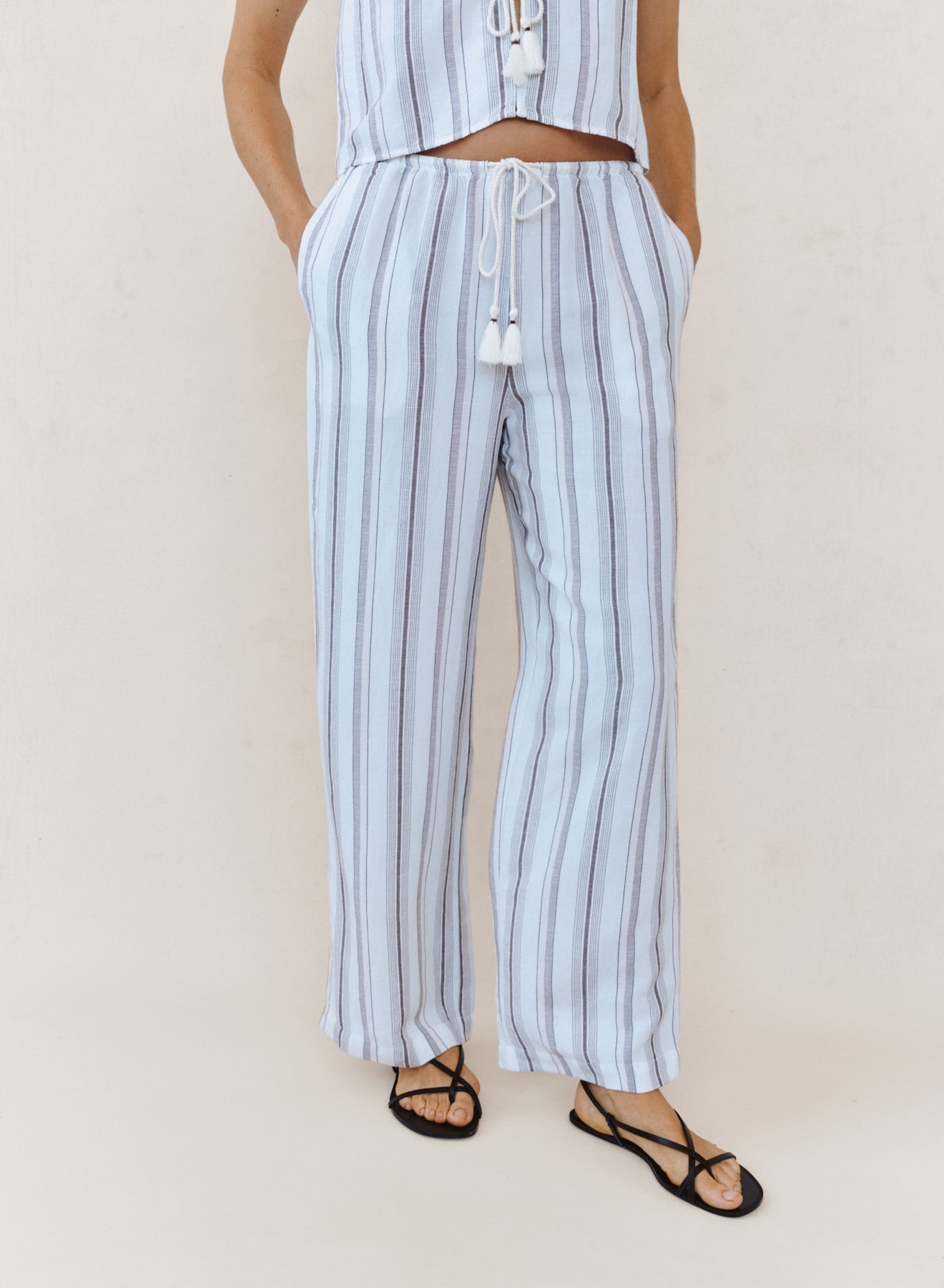 B3314-K42-396 - BEACH PANT WITH TASSEL DRAWSTRING