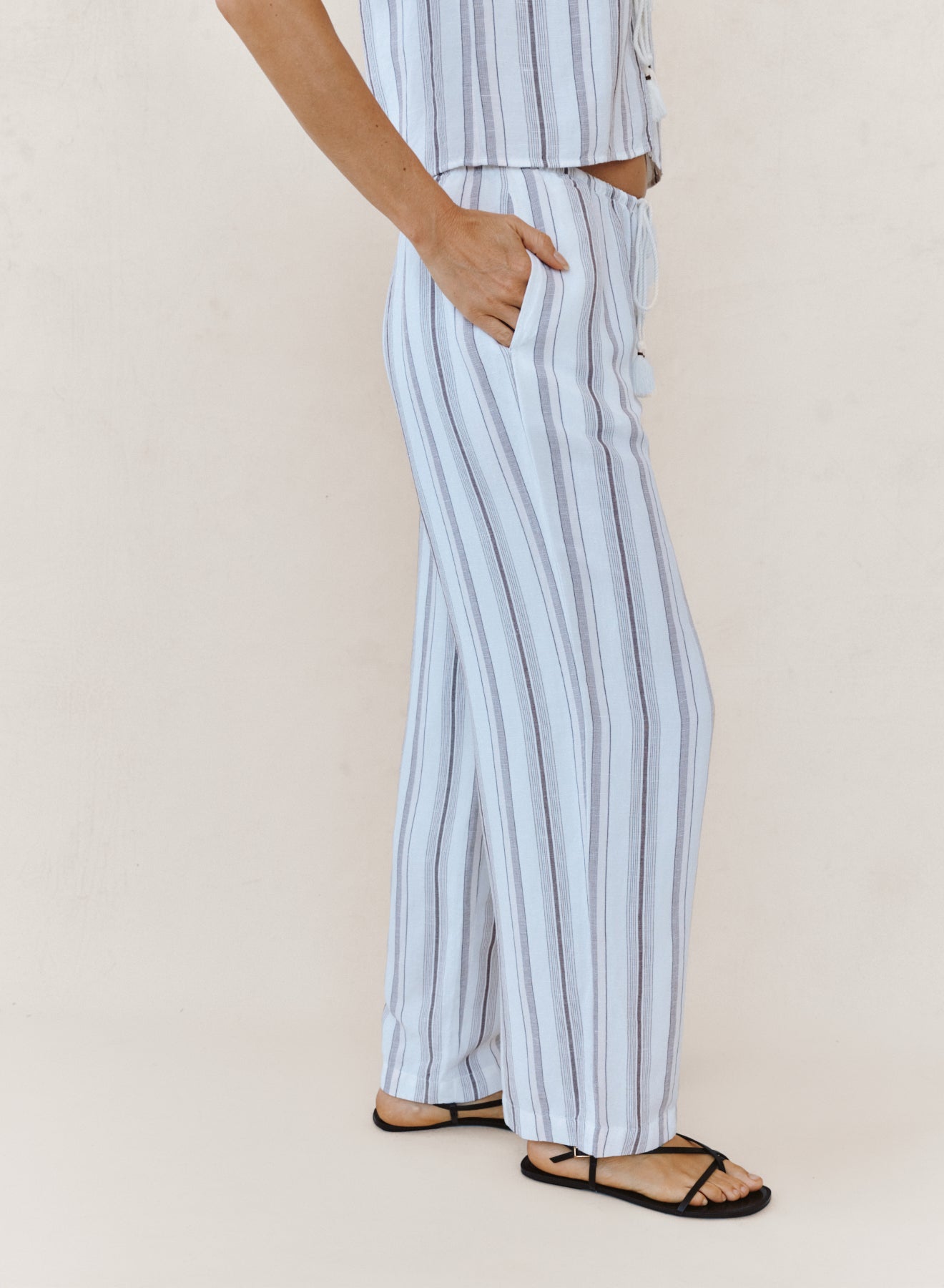 B3314-K42-396 - BEACH PANT WITH TASSEL DRAWSTRING
