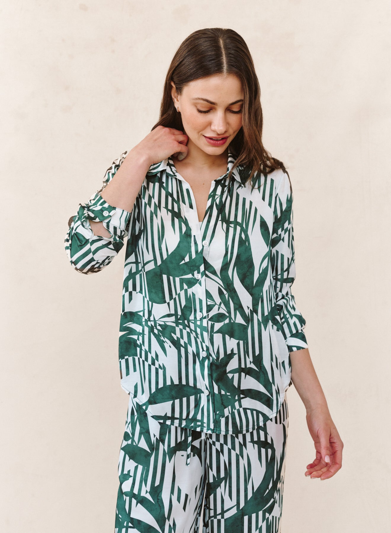 B2027-K59-304 - CLASSIC BUTTON DOWN
