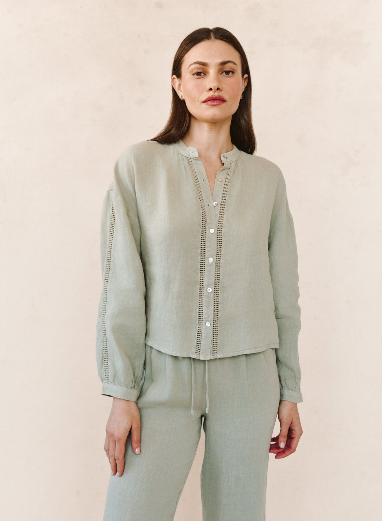 B2482-331-302 - MANDARIN COLLAR TRIMMED BUTTON DOWN