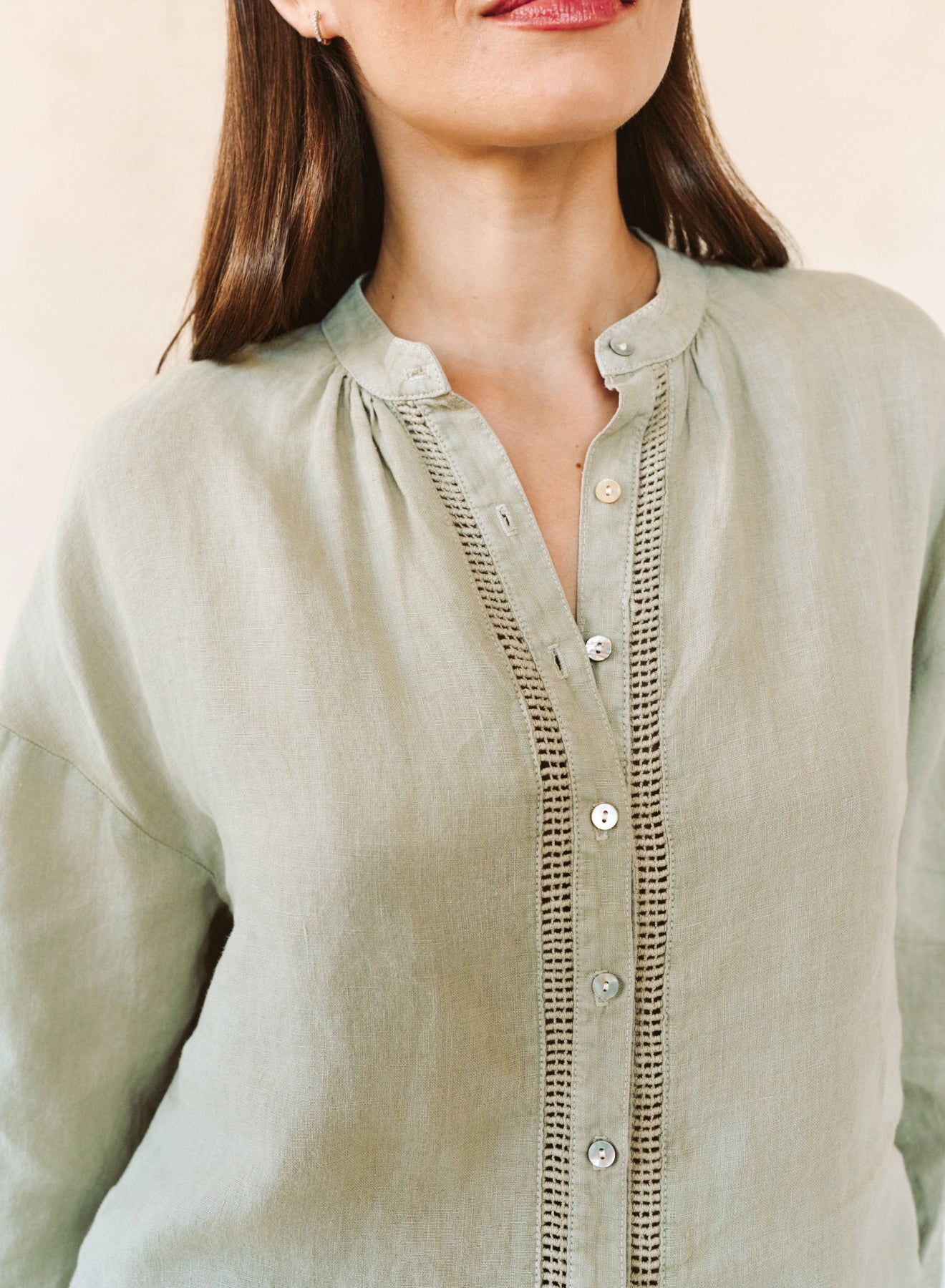B2482-331-302 - MANDARIN COLLAR TRIMMED BUTTON DOWN