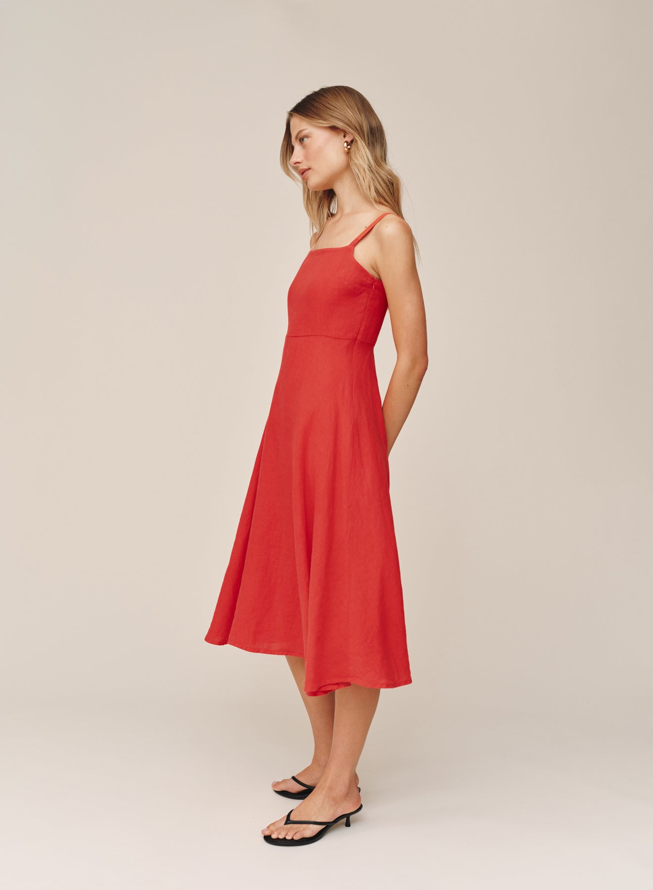 B6748-331-302 - APRON MIDI DRESS
