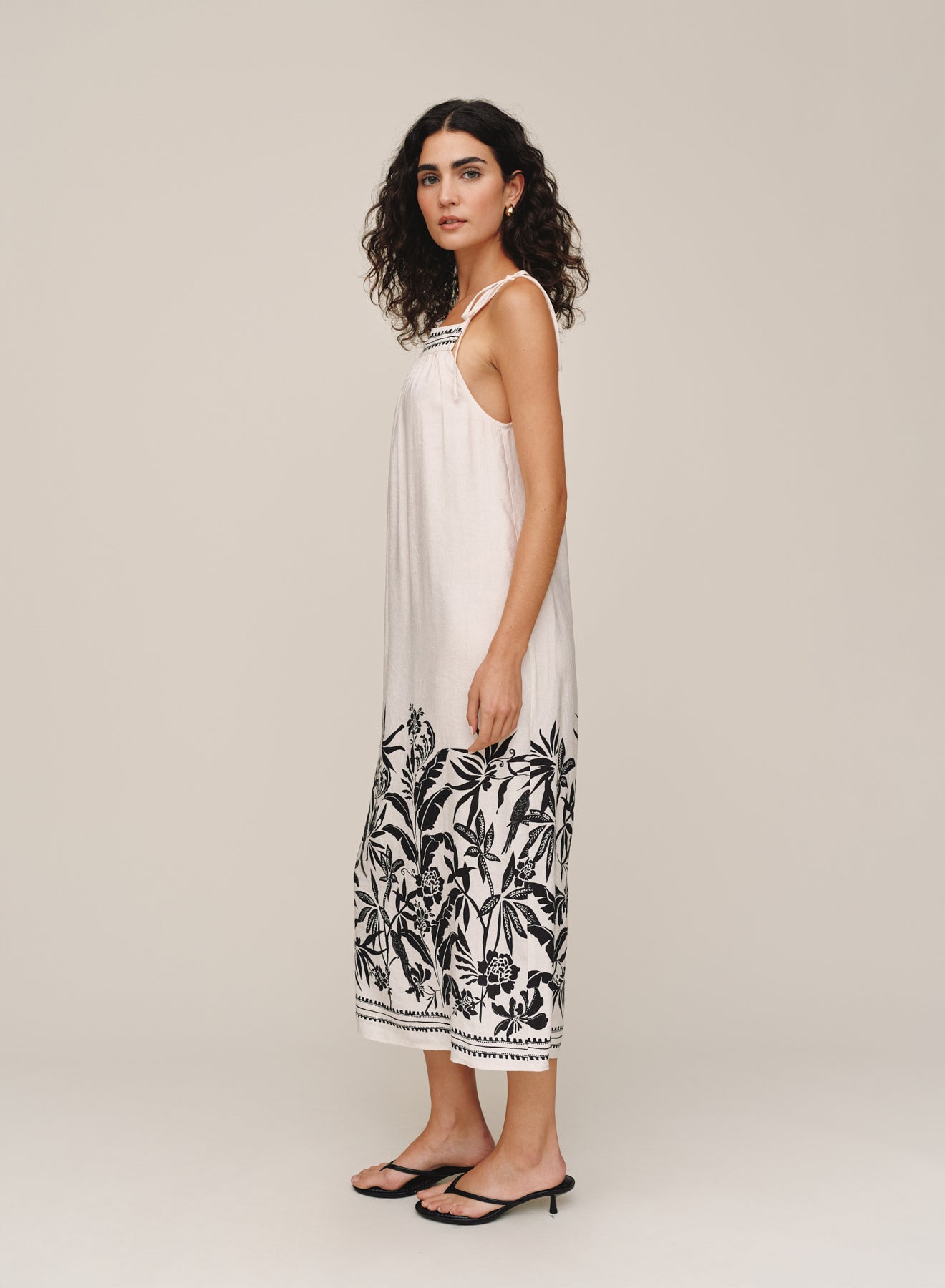 B60004-L26-304 - TIE STRAP MAXI DRESS