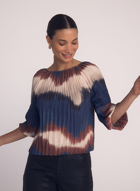 Pleated 3/4 Bubble Sleeve Blouse
